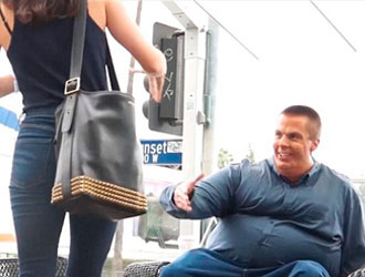 Como as mulheres reagem ao serem enganadas no Tinder (legendado)