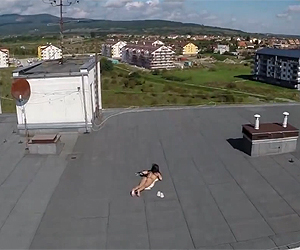 Drone safado trolla topless