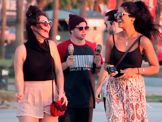 A pegadinha do elogio aos peitos femininos