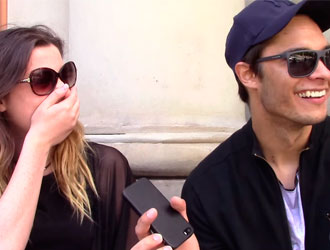 Perguntando à garotas se se masturbam