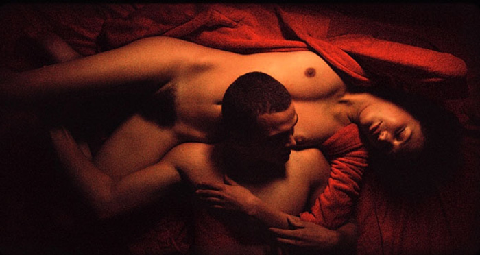 Filme “Love”, com sexo explícito em 3D, é barrado pelo Cinemark