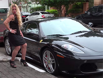 Só as mulheres são interesseiras ou homens também não resistem a uma Ferrari?