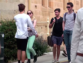 Posso tocar na sua xana? (Pegadinha)