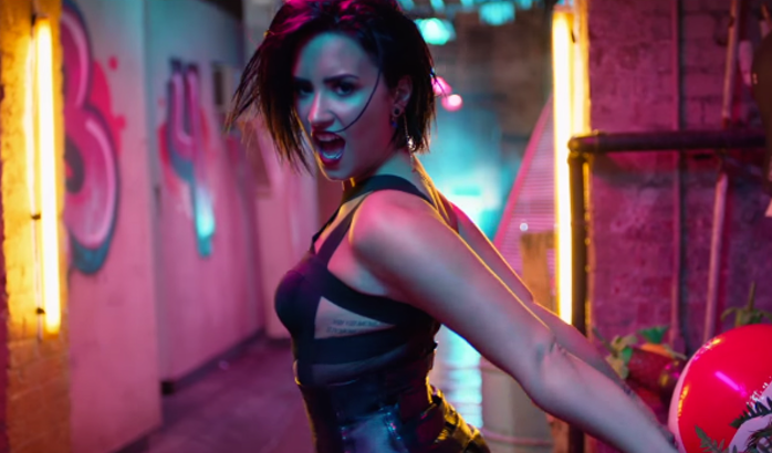Clipe de Demi Lovato ‘Cool For The Summer’ ganha versão pornô