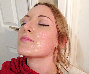 Blogueira de beleza usa sêmen em tratamento facial