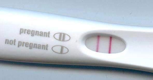Mulheres enganam parceiros com teste de gravidez falso, veja reações