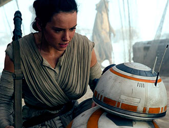 Daisy Ridley, de “Star Wars: O Despertar da Força”, já exibiu os peitos em série inglesa