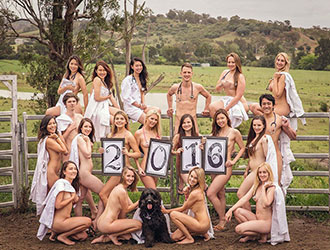 Estudantes de Veterinária da Universidade de Sydney são fotografados pelados para calendário