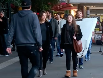 Quase elogiando Garotas