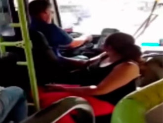 Passageira é filmada acariciando motorista de ônibus em Campinas