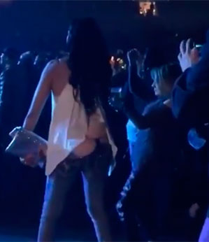 Quando o enchimento da bunda escapa e você passa o maior mico da sua vida