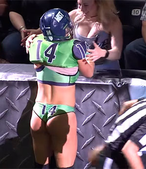 Shea Norton, da LFL, mostra como comemorar um touchdown