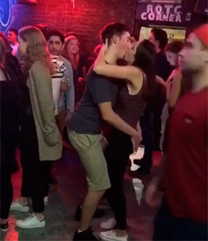 Quando você está com sua mina e mais nada importa