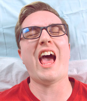 Veja as expressões faciais de quem fez depilação íntima pela primeira vez