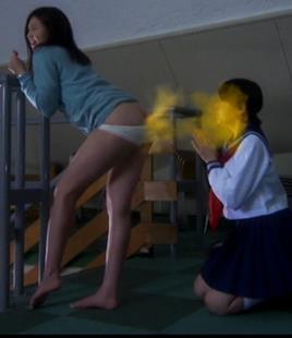 Atrizes pornôs japonesas fazem espetáculo com peidos (Vídeo)