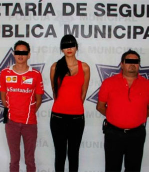 Atriz pornô mexicana Mia Marin é detida por usar monumento para se promover