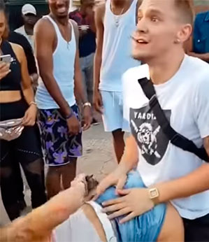 A decepção por pegar uma dançarino fraco