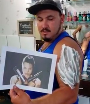 Tattoo Lara Croft hiper-realista