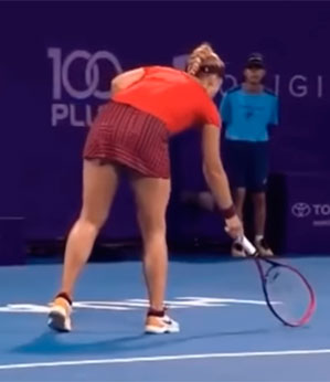 Tenista alemã Sabine Lisicki fica horrorizada com morte de inseto