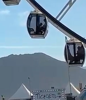 Boquete na roda-gigante do festival de Coachella