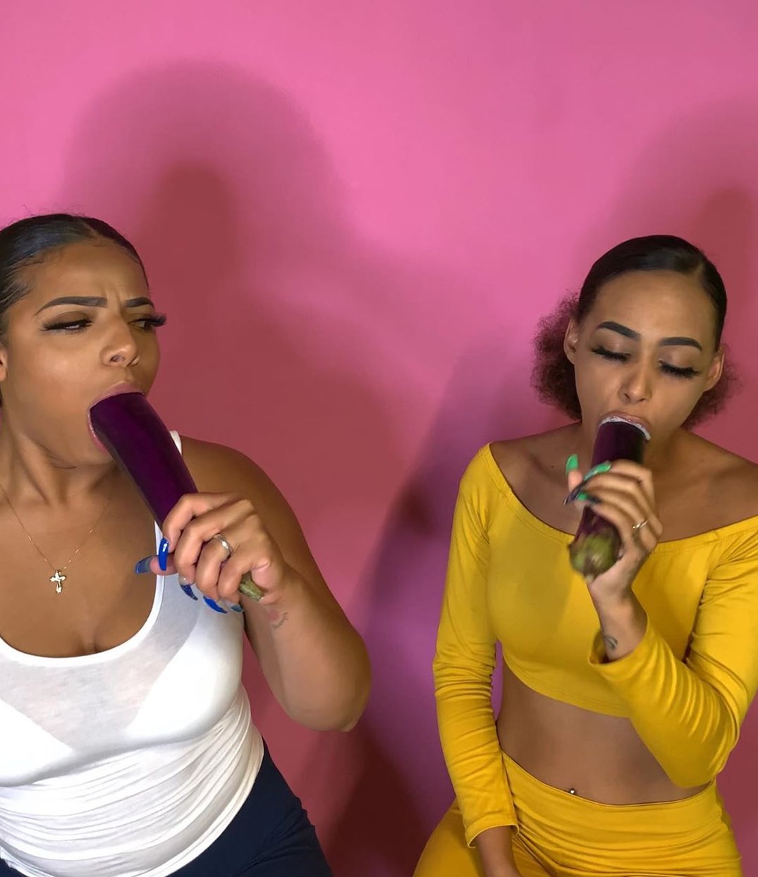 Mikayla Saravia e Miina Mariie, as rainhas do sexo oral babado do Instagram