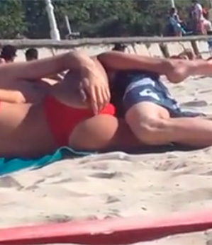 Como curtir uma praia com a namorada de forma discreta